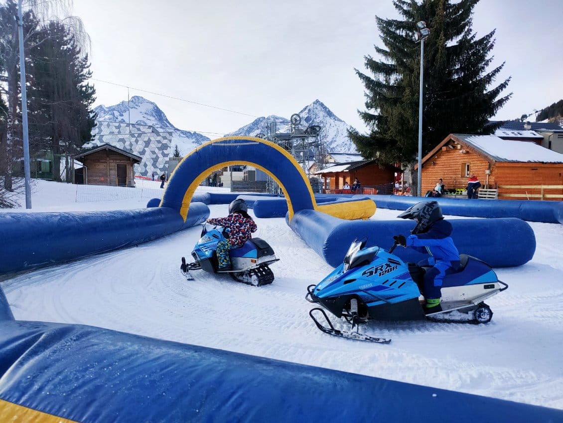 Slide-home-1-motoneiges Motoneiges pour enfants - 2 Alpes Adventure